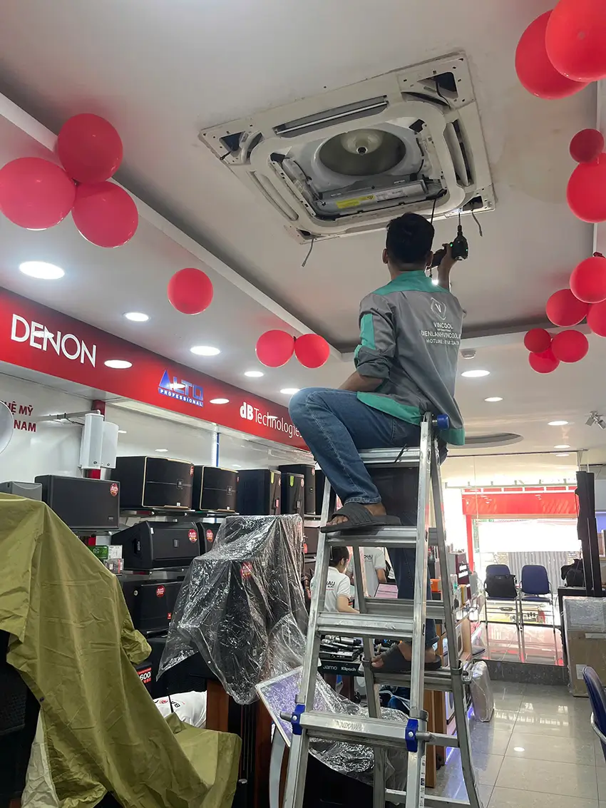 Lắp đặt máy lạnh quận 5 giá rẻ, thi công chuẩn kỹ thuật – có mặt nhanh 30 phút Lắp đặt máy lạnh âm trần quận 5