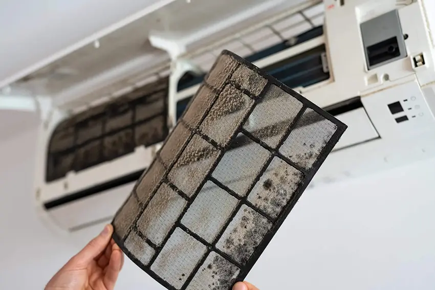 Dàn lạnh bẩn do lâu ngày không vệ sinh và bảo dưỡng