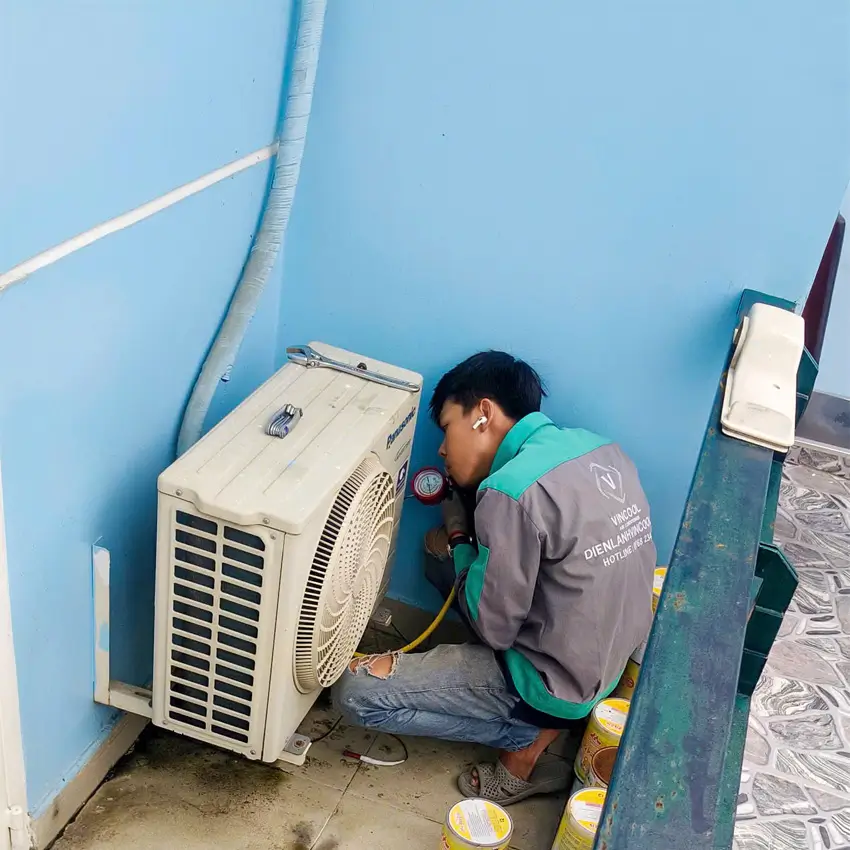 Kỹ thuật viên tại Điện lạnh Vincool tay nghề cao, chẩn đoán đúng bệnh và khắc phục đúng kỹ thuật
