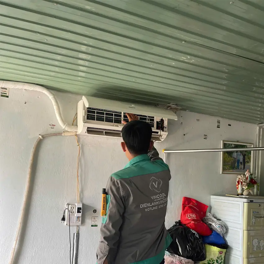Bạn nên liên hệ với dịch vụ sửa máy lạnh quận Tân Phú khi máy lạnh xuất hiện các dấu hiệu bất thường