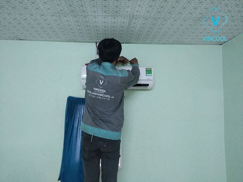 Tháo lắp máy lạnh quận Tân Bình có khó không?