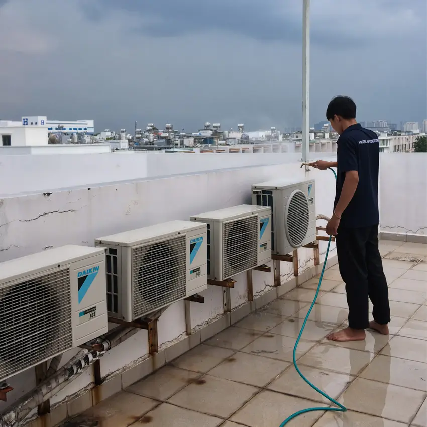 Vệ sinh máy lạnh quận 1 báo giá trước, có mặt trong 30 phút