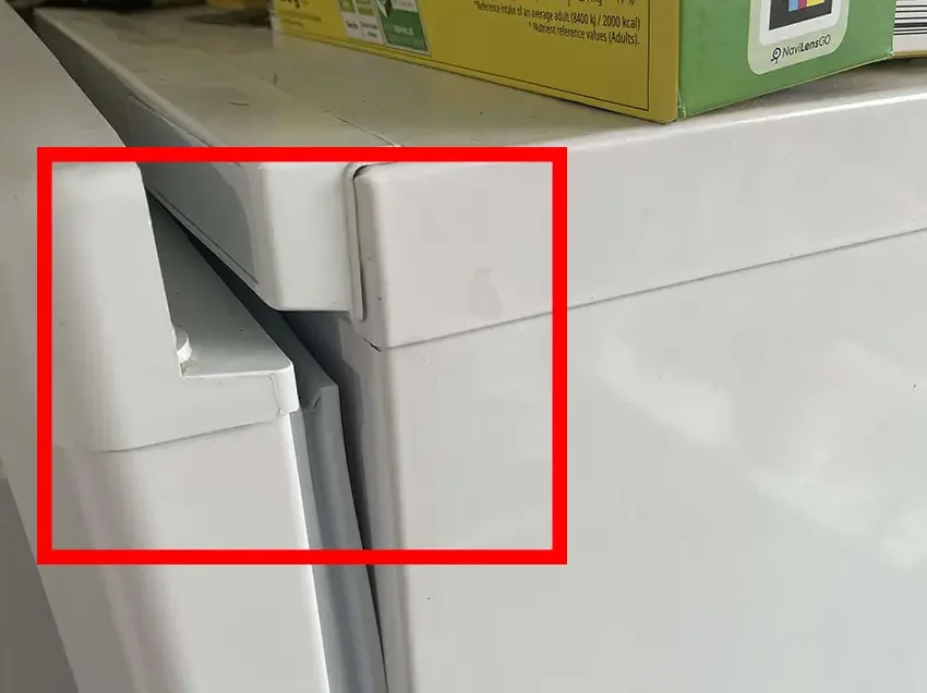 Cửa tủ không đóng kín ron tủ bị hỏng