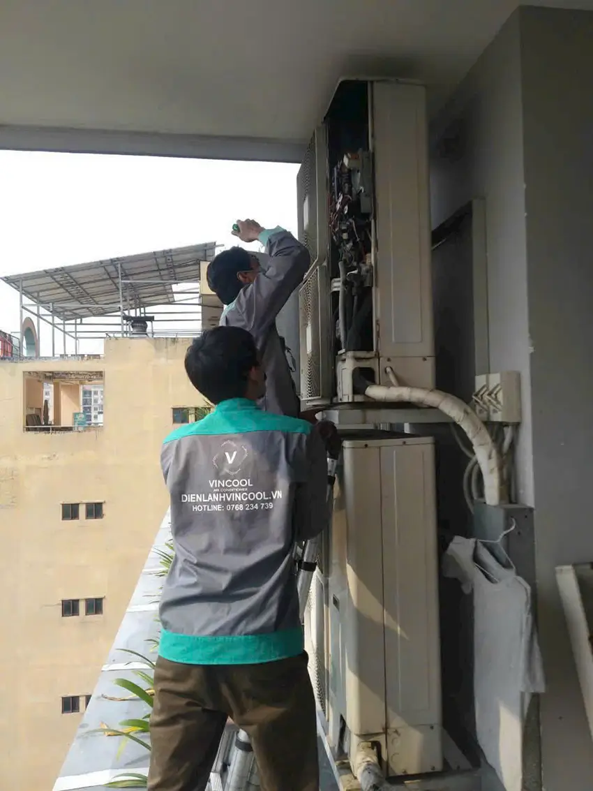Sửa máy lạnh quận 7 có mặt trong 30 phút, kiểm tra miễn phí Đội ngũ kỹ thuật viên tại Điện lạnh Vincool có chuyên môn cao
