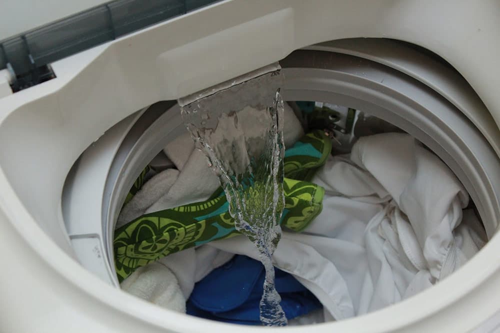 Máy giặt xả nước không ngừng