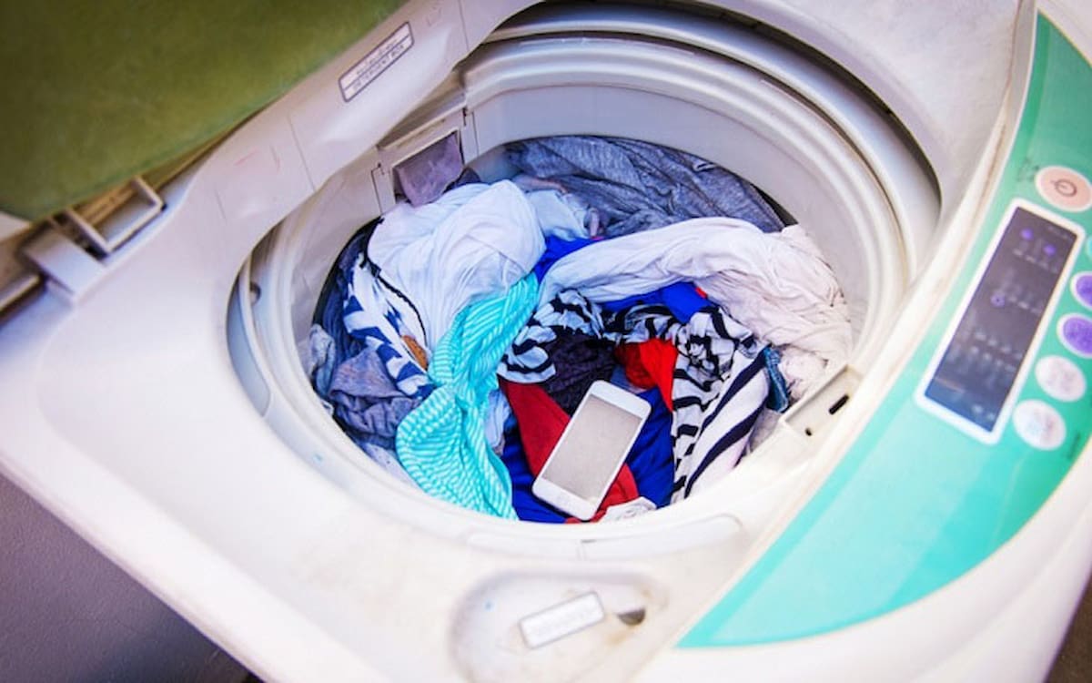 Mẹo giặt áo sơ mi bằng máy giặt sạch và giữ được phom dáng