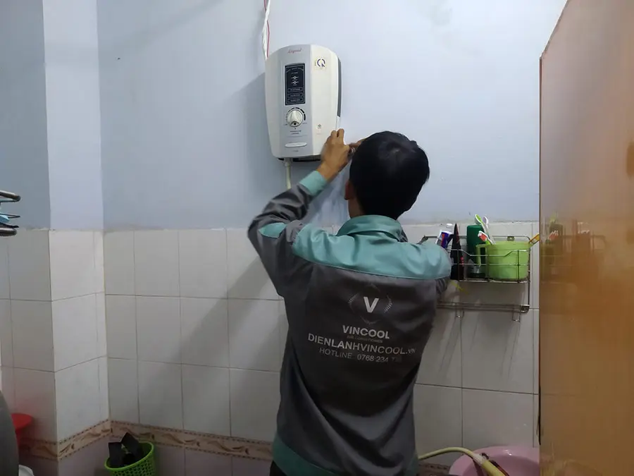 Sửa máy nước nóng tại nhà có báo giá trước không?