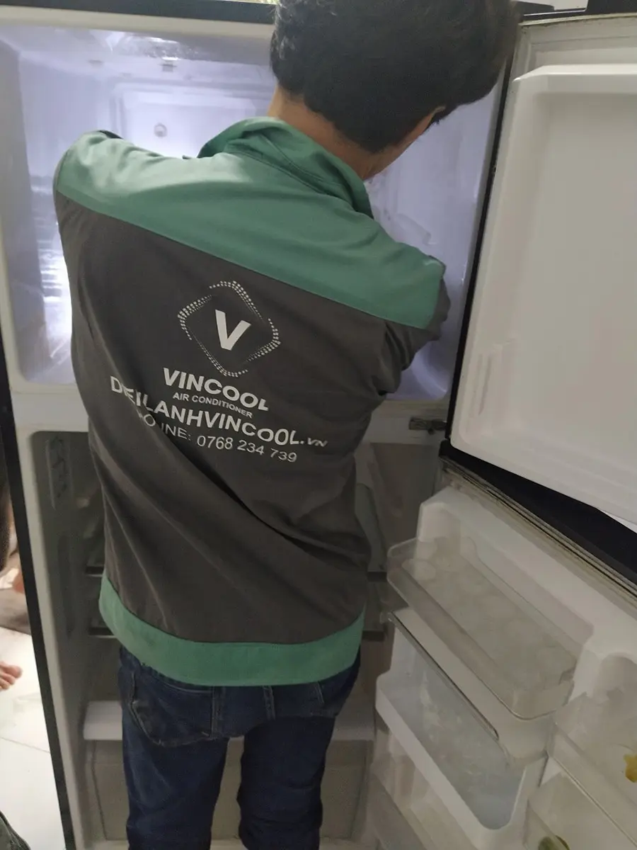 Vì sao nói VinCool giúp khách hàng sửa tủ lạnh quận Tân Phú tiết kiệm tối đa?