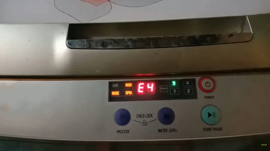 Liên hệ trung tâm điện lạnh uy tín ngay nếu máy giặt báo lỗi nghiêm trọng