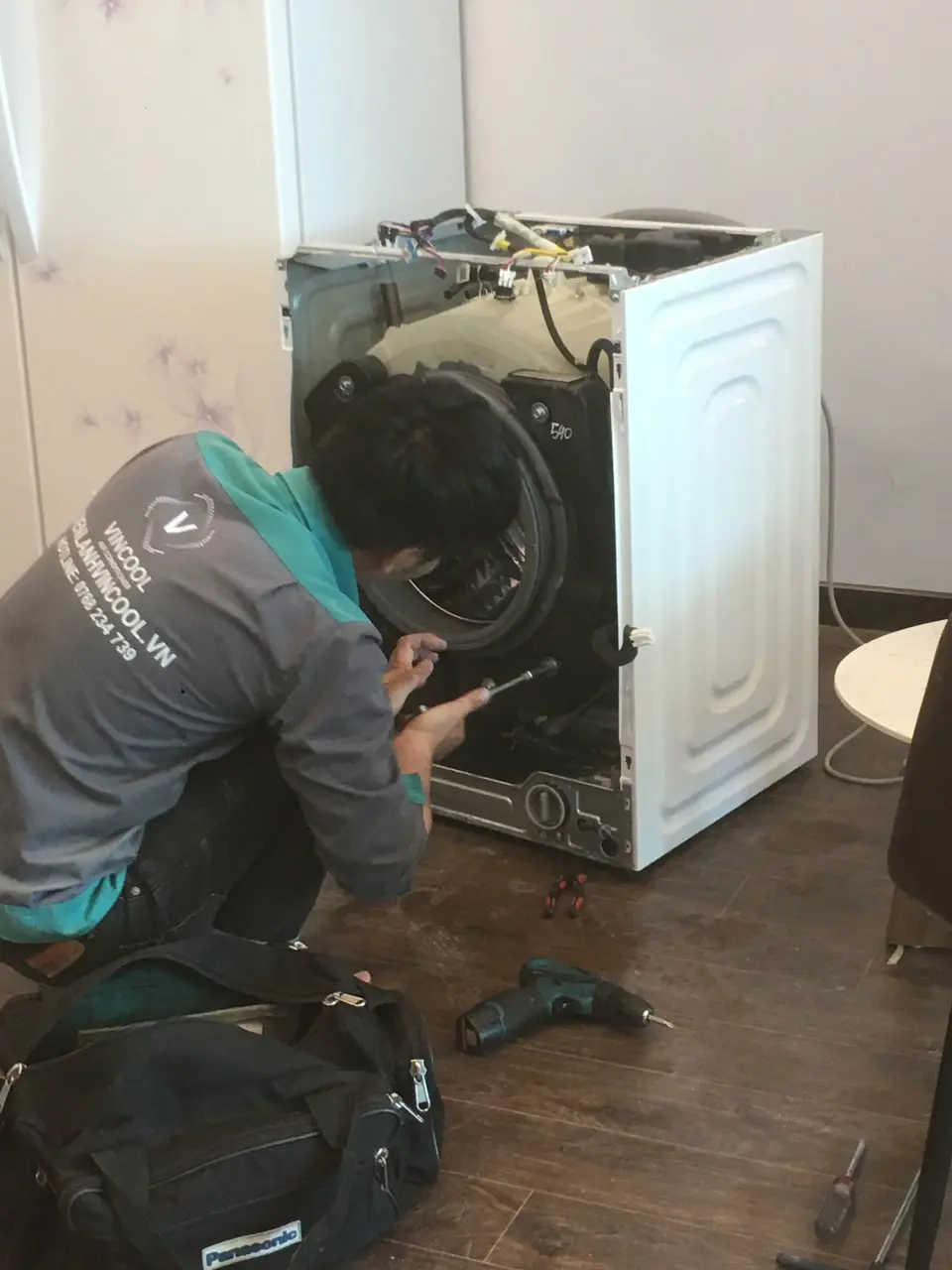 Điện lạnh Vincool cung cấp dịch vụ sửa máy giặt Aqua giá tốt và uy tín