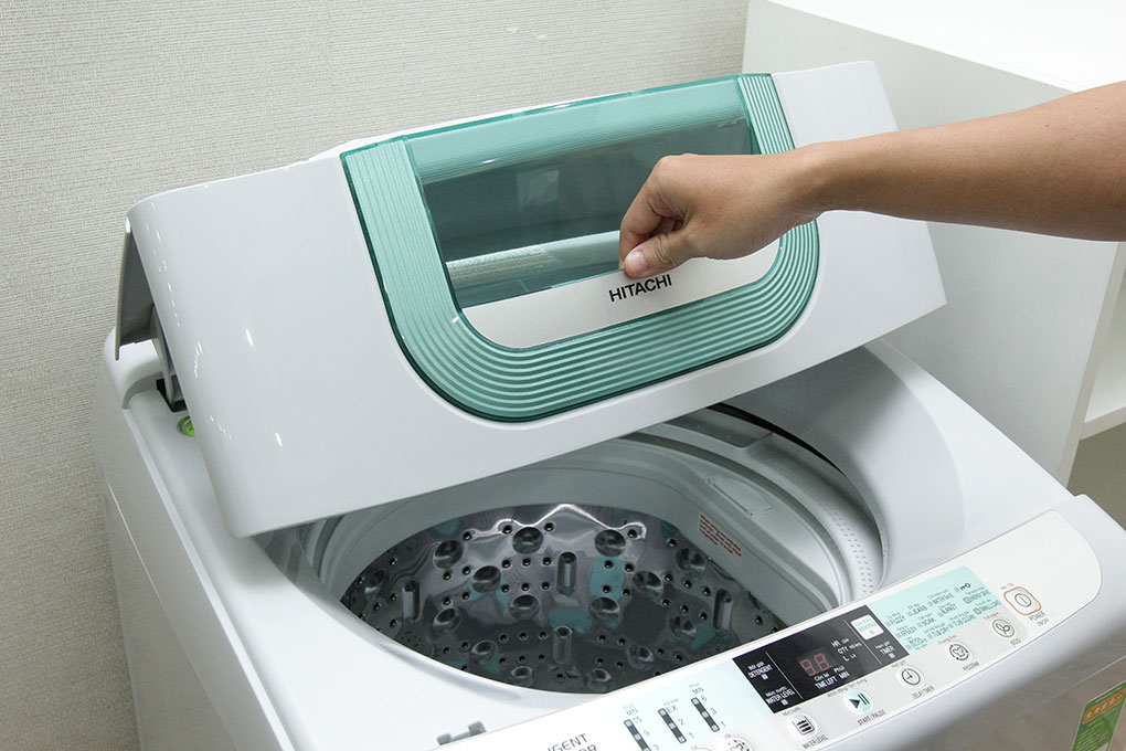 Kiểm tra cửa máy giặt khi gặp tình trạng máy giặt không xả nước 