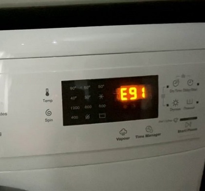 Cách kiểm tra và cách sửa máy giặt Electrolux lỗi E91