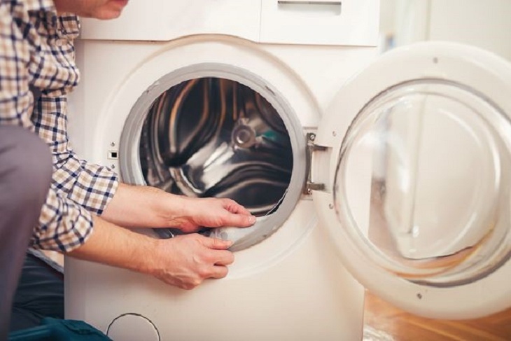 Vì sao đồ giặt bằng máy bị cặn bám bẩn? Cách khắc phục
