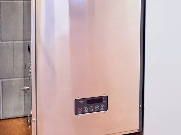 Sửa máy nước nóng Quận 10