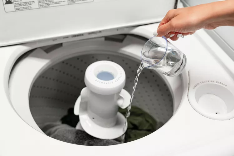 Tại sao máy giặt làm hỏng quần áo? Cách xử lý