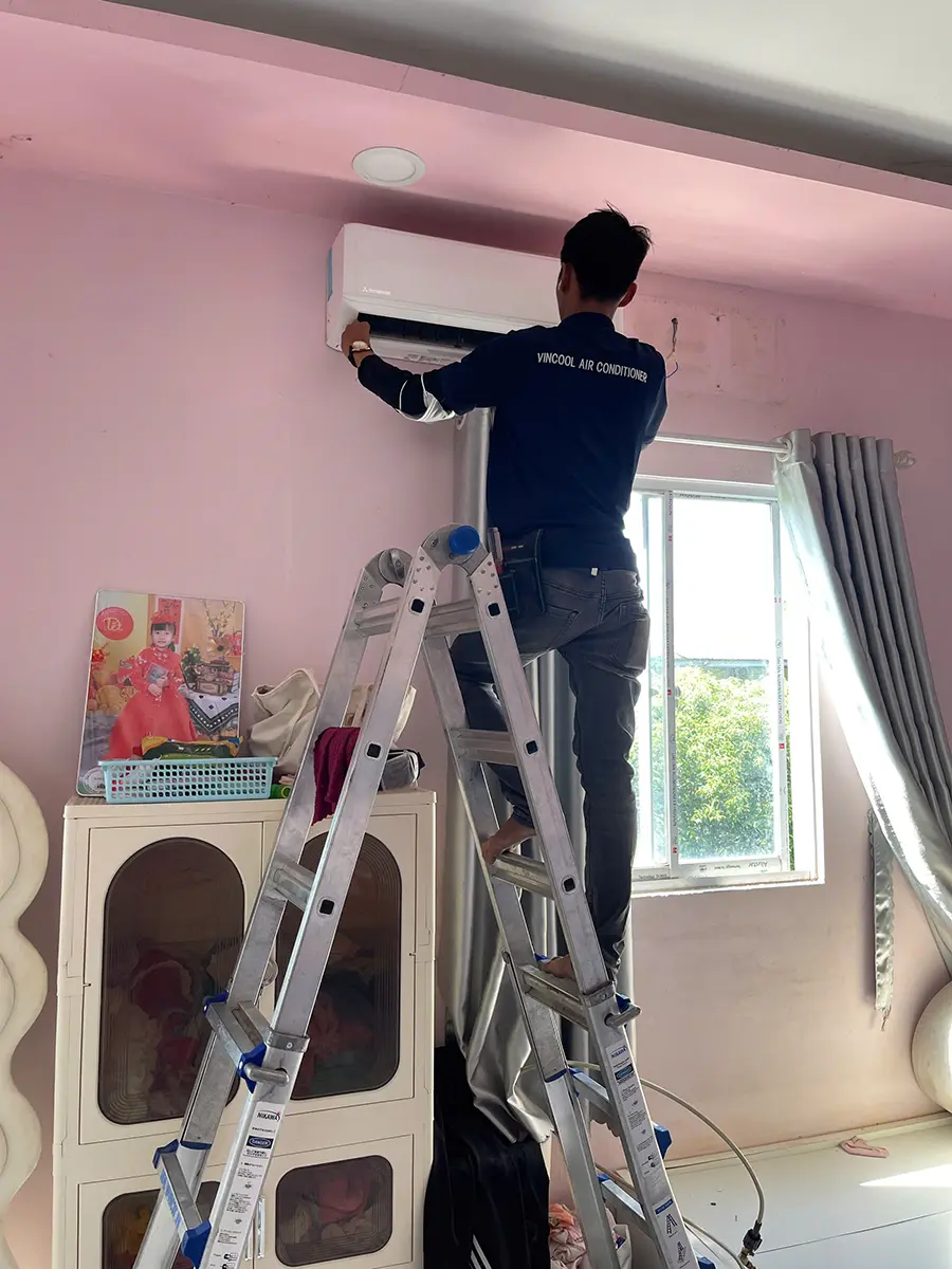 Sửa máy lạnh quận 6 uy tín, có mặt tận nơi trong 30 phút Nhân viên đến tận nơi xác định nguyên nhân khiến máy lạnh hư - Vincool