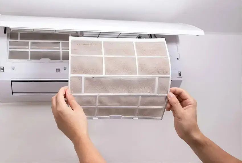 Lưới lọc không khí (Mặt nạ dàn lạnh) là vị trí dễ tích bụi nhất