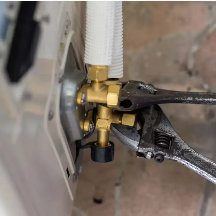 Máy lạnh bị xì gas: Dấu hiệu, nguyên nhân và cách khắc phục hiệu quả