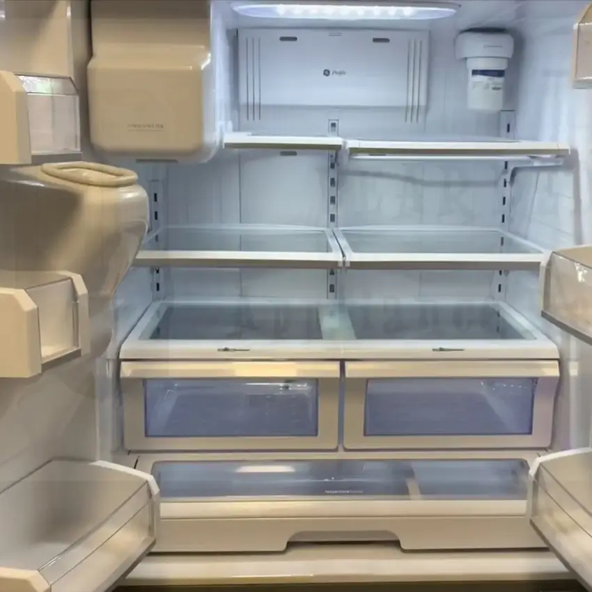 Tủ lạnh bị đọng nước ở ngăn mát: Nguyên nhân & cách khắc phục