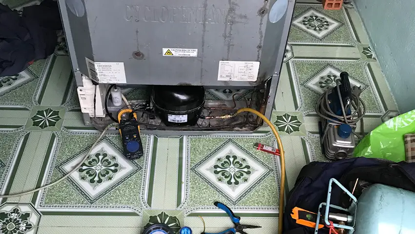 Sửa tủ lạnh hết bao nhiêu tiền? Bảng giá chi tiết và mẹo tiết kiệm chi phí