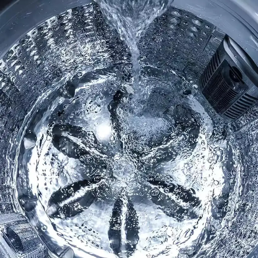 Không ít người cho rằng máy giặt liên tục hoạt động với nước và xà phòng nên đương nhiên sẽ luôn sạch, thực tế không như thế