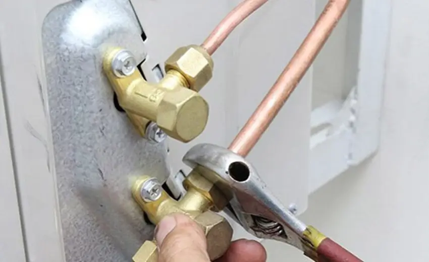 Máy lạnh Aqua báo lỗi E7 là gì? Nguyên nhân và cách xử lý Máy lạnh Aqua inverter báo lỗi E7 trên thường xuất phát từ các vấn đề kỹ thuật liên quan đến kết nối và điều khiển