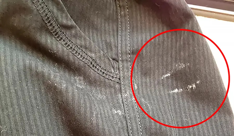 Bao lâu vệ sinh máy giặt 1 lần với máy cửa trên và cửa trước Xuất hiện cặn bẩn bám trên quần áo sau khi giặt xong