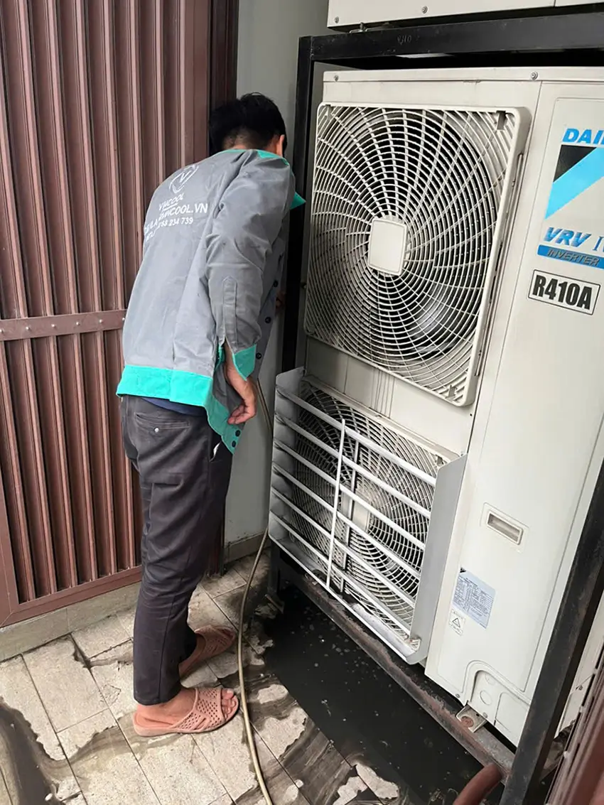 Sửa máy lạnh quận 4 tại nhà, có mặt trong 30 phút