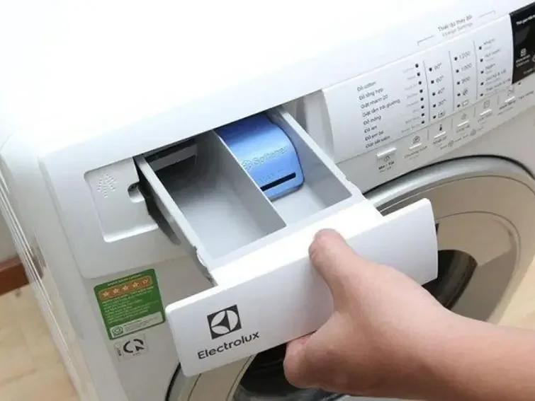 Hướng dẫn vệ sinh máy giặt Electrolux chi tiết