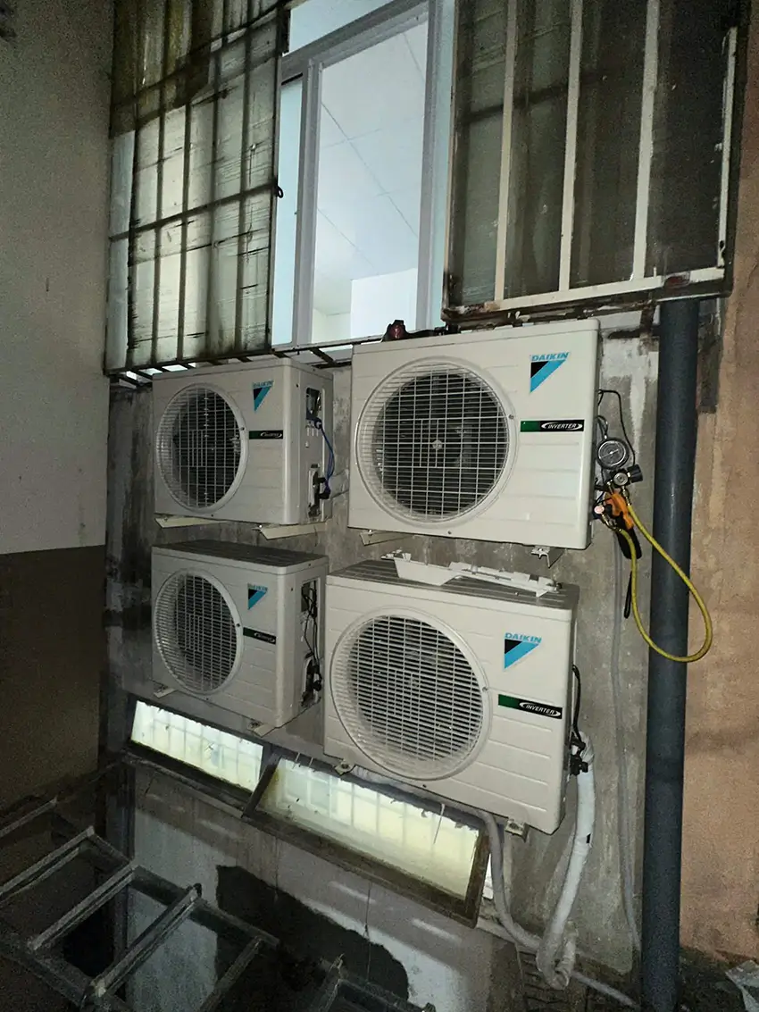 Phần lớn lỗi E, H, J, L xuất phát từ dàn nóng