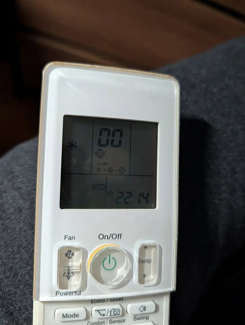 Lỗi 00 máy lạnh Daikin nghĩa là gì? Lỗi 00 máy lạnh Daikin hiển thị vì bạn đã kích hoạt chế độ tự kiểm tra trên remote