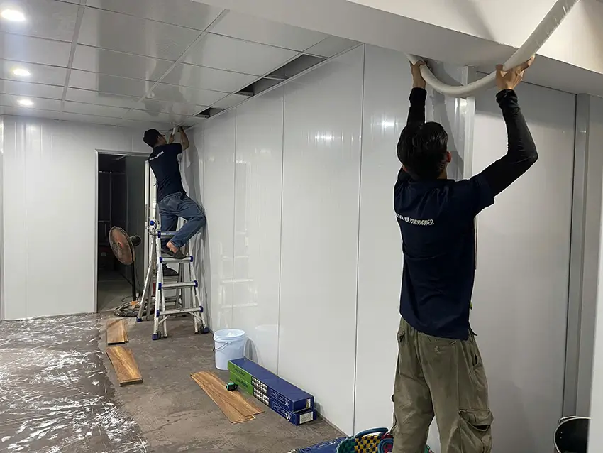 Máy lạnh bị chảy nước phải làm sao? Cách xử lý nhanh tại nhà Kiểm tra độ dốc ống xả