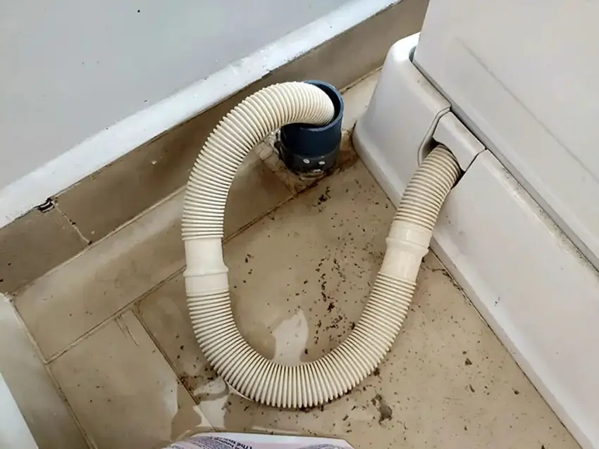 Đường xả nước hoặc bộ lọc cặn bị nghẹt