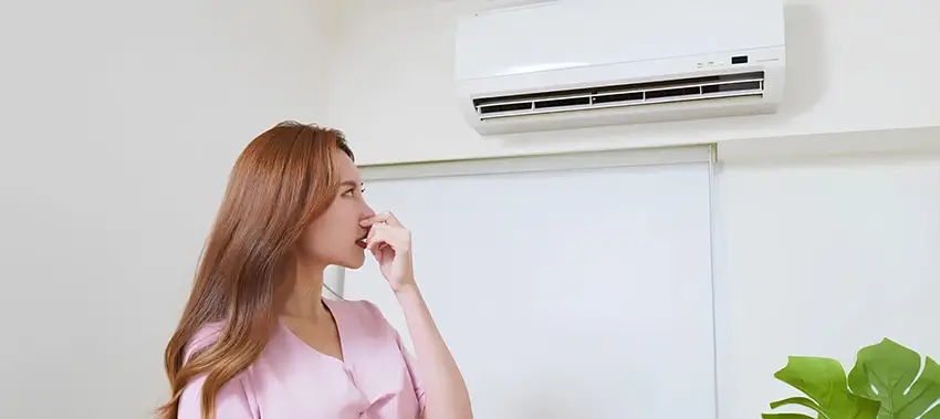 Máy lạnh có mùi hôi do đâu, xử lý thế nào cho đúng?