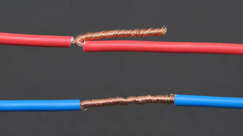 Dây điện đấu sai khiến tín hiệu giữa hai dàn bị xung đột