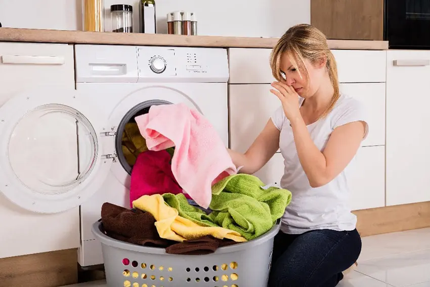 Vệ sinh máy giặt Quận 6 tại nhà có mặt nhanh trong 30 phút Quần áo sau giặt có cặn đen, xơ vải hoặc mùi lạ thì bạn nên vệ sinh máy giặt chuyên sâu